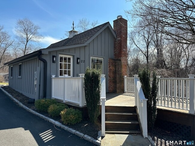 20 Cannondale Rd in Weston, CT - Building Photo - Building Photo