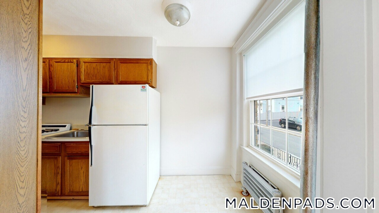 120 Summer St in Malden, MA - Building Photo