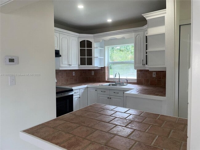 13017 SW 18th Terrace in Miami, FL - Building Photo - Building Photo