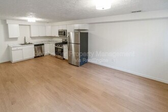 8715 N Kelly Ct in Spokane, WA - Building Photo - Building Photo