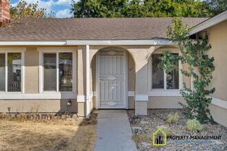 6 Nunes Ct in Sacramento, CA - Building Photo - Building Photo