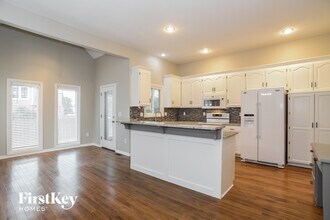 22717 W 49th St in Shawnee, KS - Building Photo - Building Photo