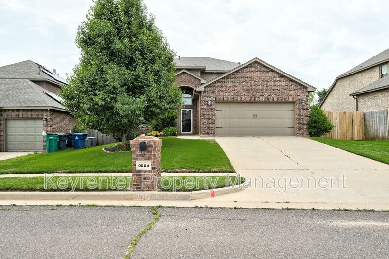 9604 Squire Ln in Yukon, OK - Building Photo