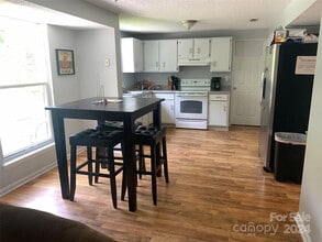 Room in House on Flint Glenn Ln in Charlotte, NC - Building Photo - Building Photo