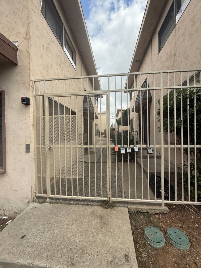 4530 Vandever Ave in San Diego, CA - Building Photo - Building Photo