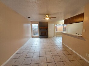 13433 Castilian Dr in Houston, TX - Foto de edificio - Building Photo