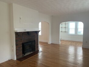 31 Clyde St in Belmont, MA - Building Photo - Building Photo