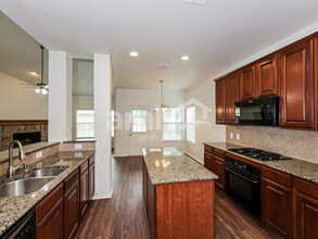 2836 Tranquilo in Grand Prairie, TX - Foto de edificio - Building Photo