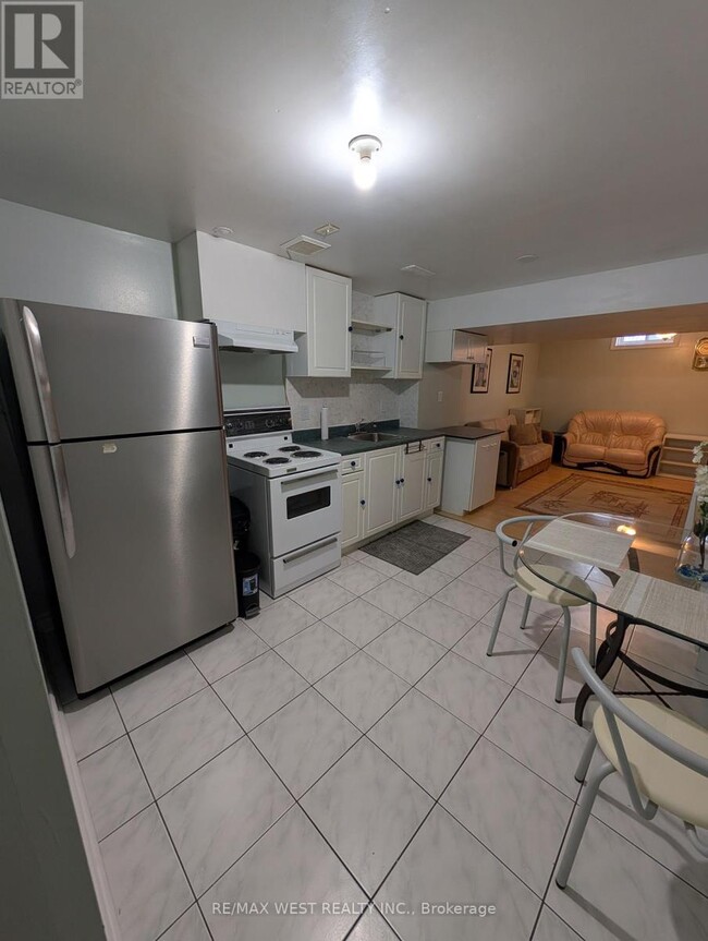 property at 14 Thornway Ave