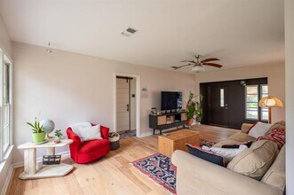 503 Provines Dr in Austin, TX - Building Photo - Building Photo