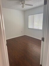 950 SW 138th Ave in Pembroke Pines, FL - Building Photo - Building Photo
