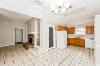 221 Glen Meadow Dr in Glenn Heights, TX - Building Photo - Building Photo