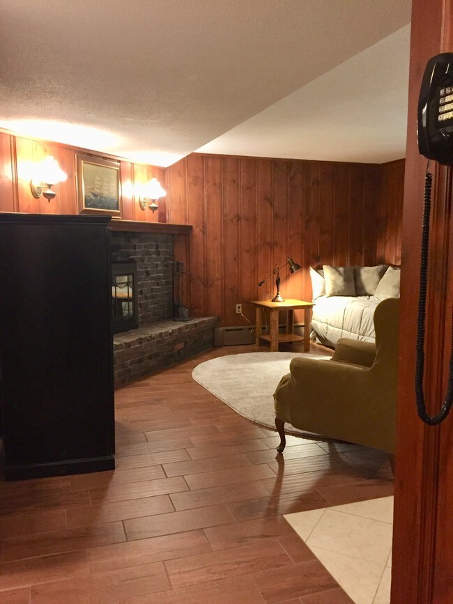 111 Benjamin Rd Rentals in Shirley, MA