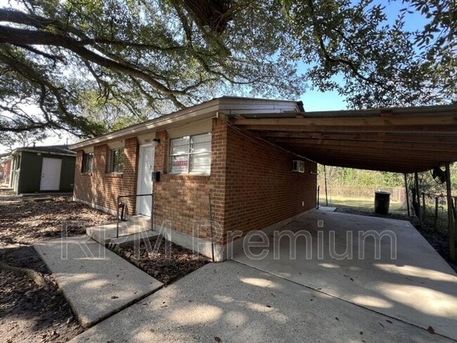 5863 Denova St in Baton Rouge, LA - Building Photo - Building Photo