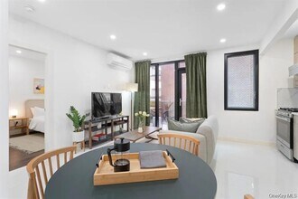 124-28 Queens Blvd, Unit PH-A in Queens, NY - Foto de edificio - Building Photo