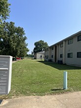 South Pointe Apartments in Marianna, AR - Building Photo - Building Photo