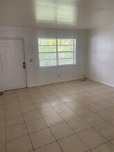 1916 Scott St, Unit A in Hollywood, FL - Foto de edificio - Building Photo