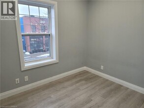 427 Colborne St in Brantford, ON - Building Photo - Building Photo