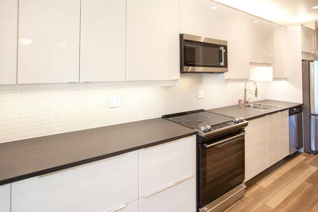 1908 Constitution Ave NE, Unit Apt #3 in Washington, DC - Building Photo - Building Photo