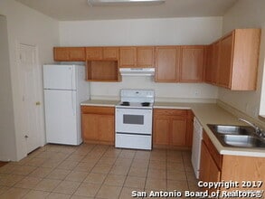 11216 Center Point Rd in San Antonio, TX - Building Photo - Building Photo