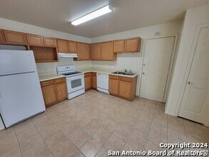 3848 Maverick Crk Rd in San Antonio, TX - Building Photo - Building Photo