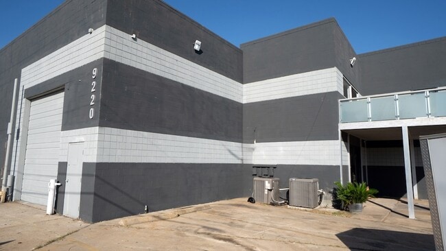 9220 Rasmus Dr in Houston, TX - Building Photo - Building Photo