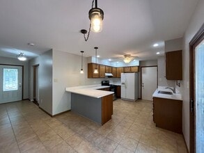 852 Burr Oak Dr, Unit Bay MILLS in Chesterton, IN - Foto de edificio - Building Photo