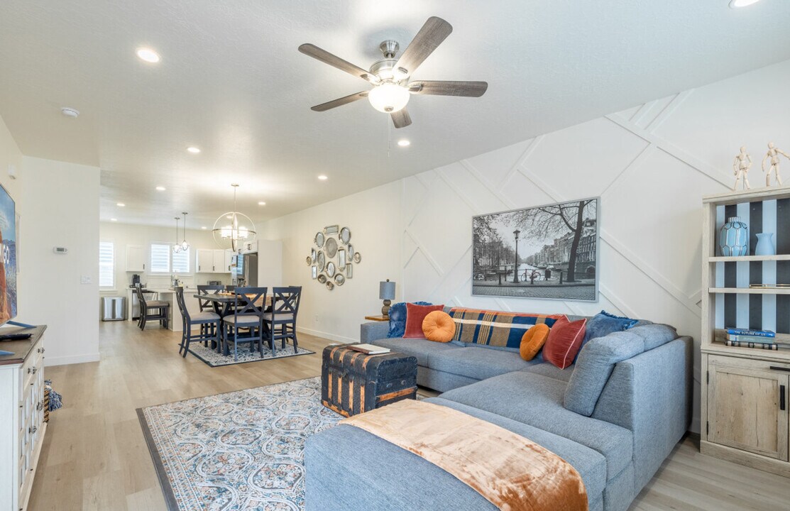 408 S 680 E in American Fork, UT - Foto de edificio