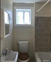 7 Summit Ave in Milford, CT - Building Photo - Building Photo