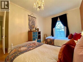 20 McKenzie St in Cambridge, ON - Building Photo - Building Photo