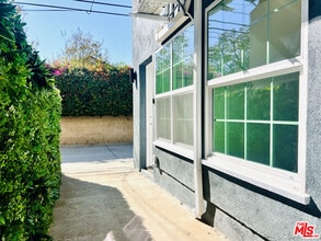 938 W Glenoaks Blvd in Glendale, CA - Building Photo - Building Photo