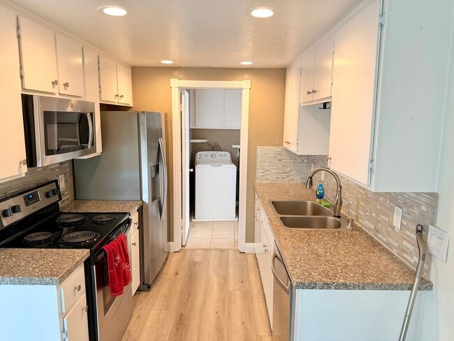 771 Iverson Point Way in Oceanside, CA - Building Photo - Building Photo