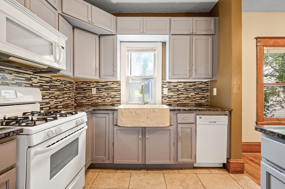 1108 15th Ave SE in Minneapolis, MN - Building Photo