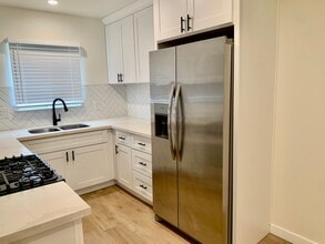 Maple Dr Apartments in Beverly Hills, CA - Building Photo - Building Photo