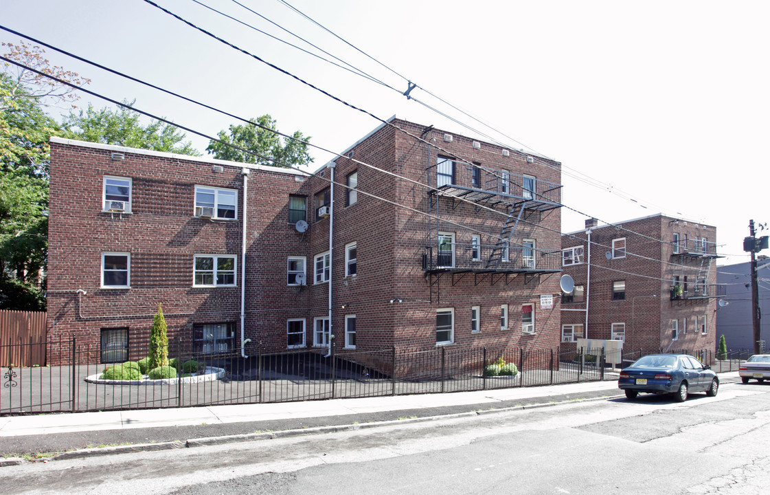 60-70 Crawford St in Newark, NJ - Building Photo