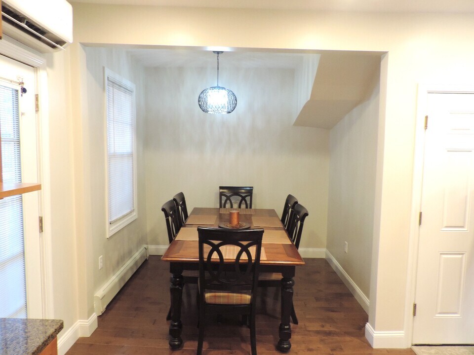 7 Ward Ct, Unit 1 in Boston, MA - Building Photo