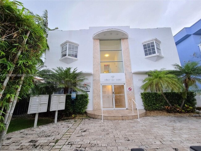 1526 Pennsylvania Ave in Miami Beach, FL - Building Photo - Building Photo