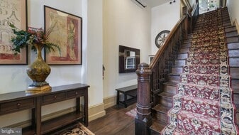 22 N Main St in Doylestown, PA - Building Photo