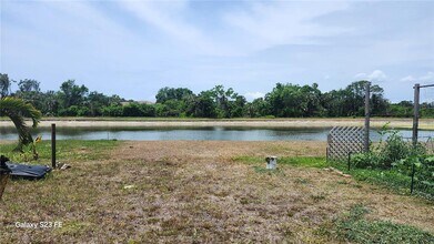 7524 Dragon Fly Loop in Gibsonton, FL - Building Photo - Building Photo