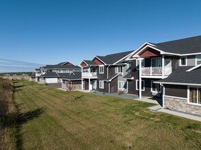 West 5th Townhomes in New Richmond, WI - Building Photo - Building Photo