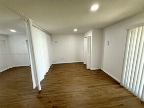 8301 SW 19th St in Miami, FL - Building Photo - Building Photo