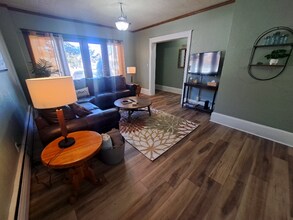1213 Hammond Ave-Unit -1 in Superior, WI - Building Photo - Building Photo