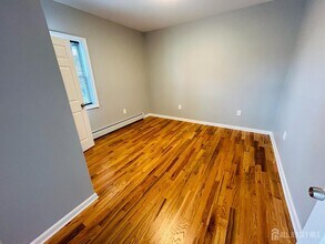 352 Keene St in Perth Amboy, NJ - Building Photo - Building Photo