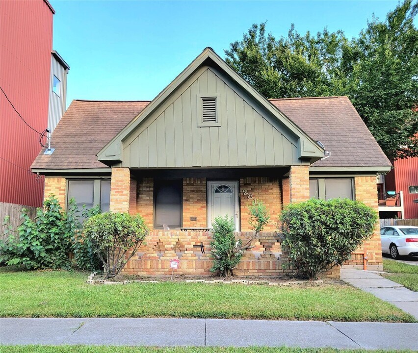 2811 Chenevert St in Houston, TX - Foto de edificio
