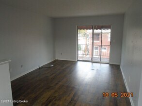1300 Oakwood Ave-Unit -5 in Louisville, KY - Building Photo - Building Photo