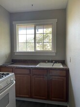 426 S 3rd Ave in Oakdale, CA - Building Photo - Building Photo