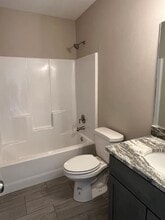 220 Oak Mdw Ln in Woodfin, NC - Building Photo - Building Photo