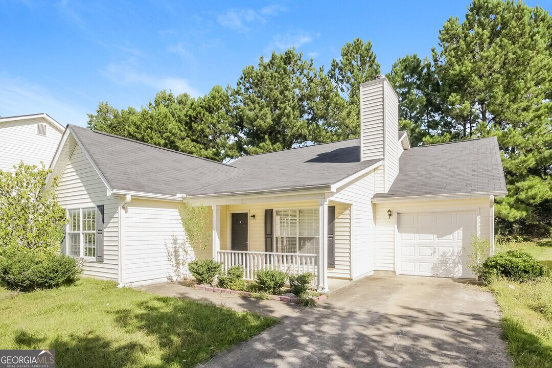 7021 Biscayne in Rex, GA - Building Photo