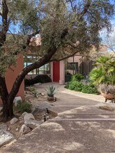 5556 E Círculo Terra in Tucson, AZ - Building Photo - Building Photo