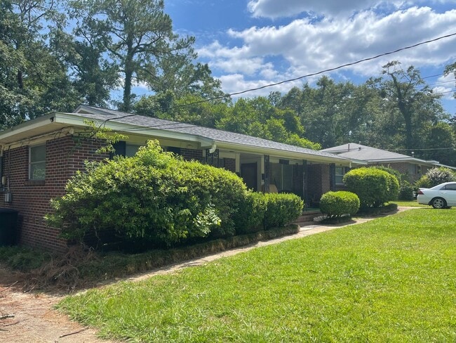 property at 633-635 Stiles Ave